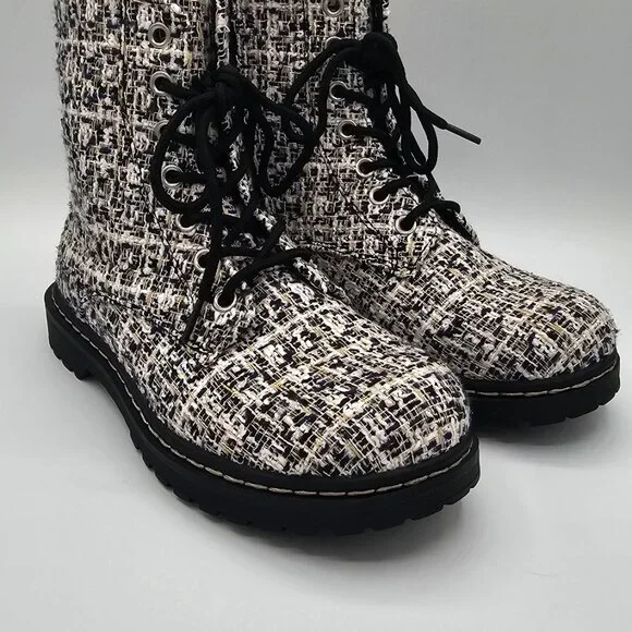 TORRID 9WW Boucle Wide Width Stevie Lace-Up Combat Boots NWT - Picture 2 of 12